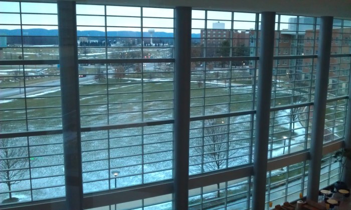 Uitzicht op de loopbrug