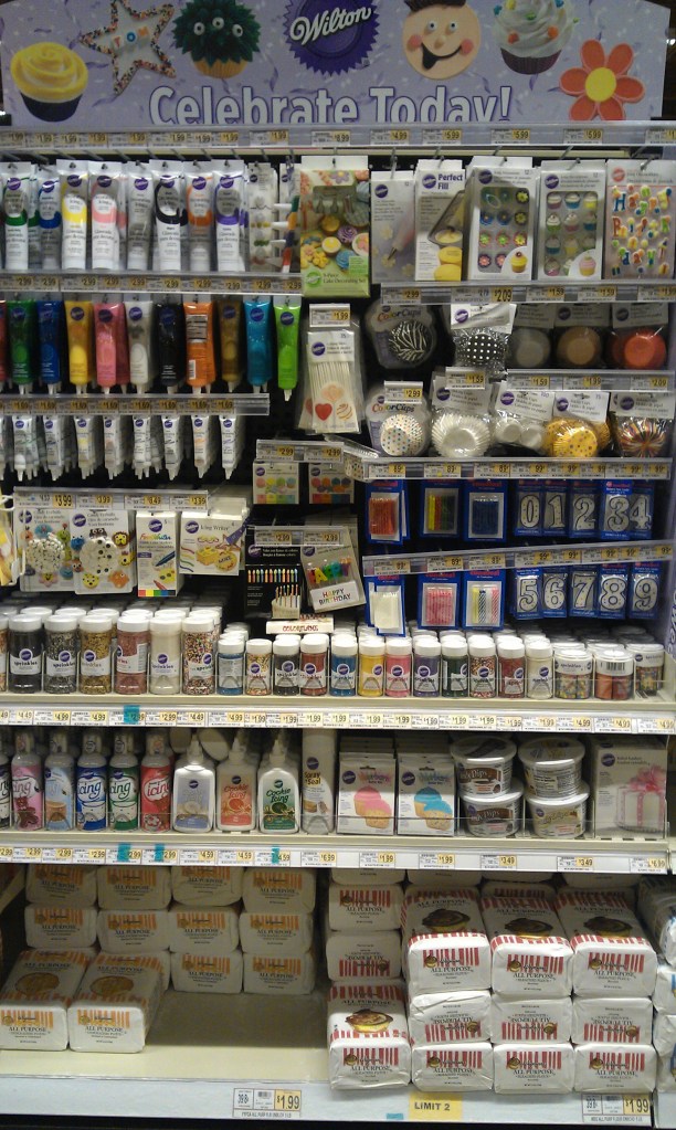 Voor Albertine: jouw Wilton spullen liggen hier gewoon in de Wegmans!!