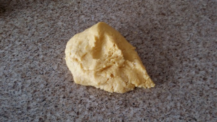 Echt, helemaal zelf gemaakte pasta van semolina bloem en eieren