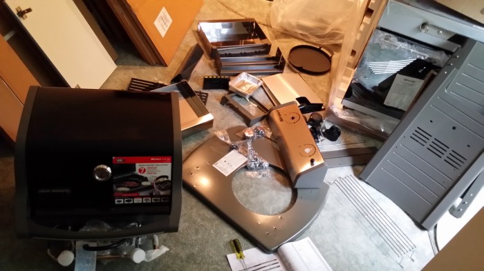 De Weber barbecue in tig onderdelen