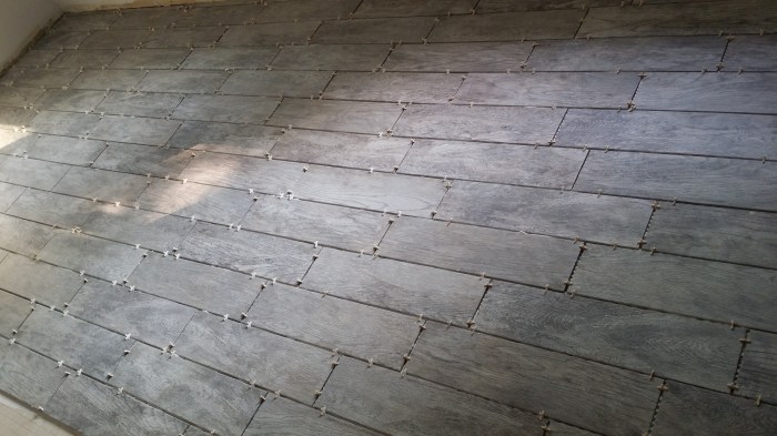 De tegels, nog niet gevoegd... mooi he