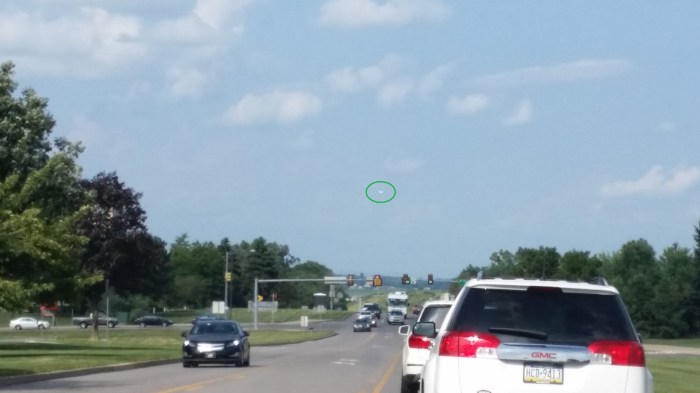 Michiel's vliegtuig is bezig met de landing 