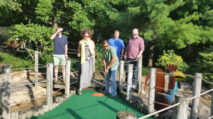 Alex, ik, Pranav aan slag, Scott en Steve