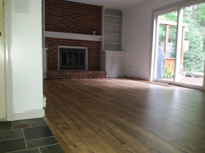 En de laminaatvloer zit er ook in! Netjes geworden, he? 