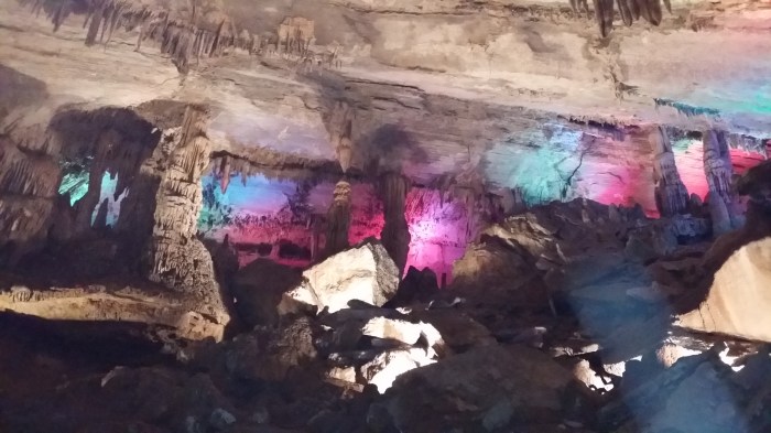 Lichtshow in de grot