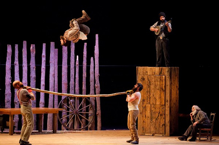 De circusvoorstelling 'Timber'