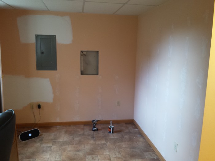 Planken weggehaald, muren hersteld... 