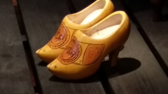 Klompen op hakken (jawel!) van Viktor en Rolf