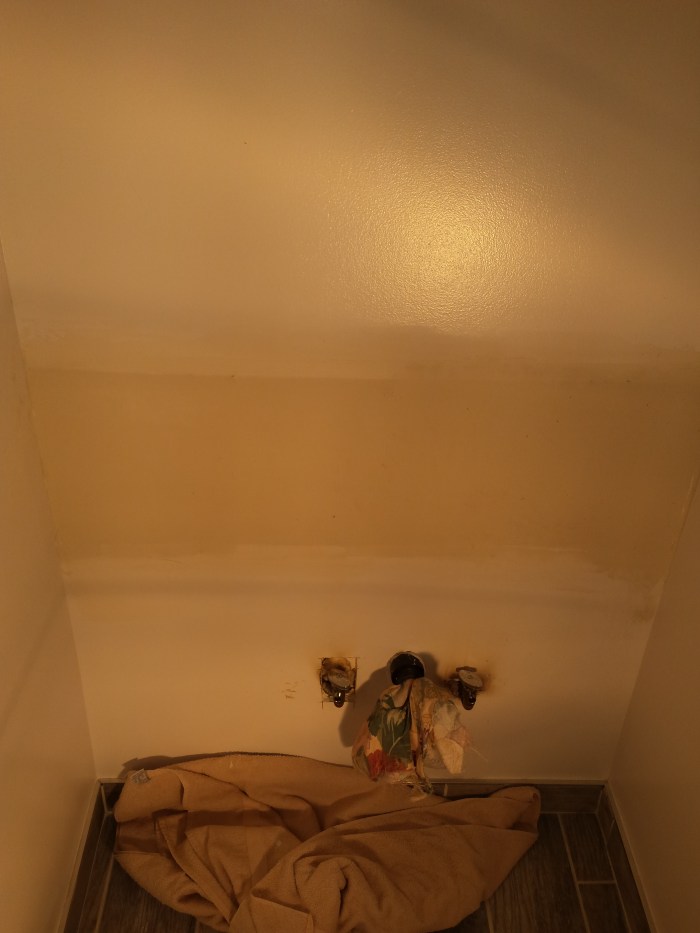 Nog schilderen en dan zit ie weer dicht