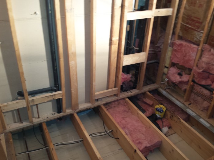 En dan ook maar de vloer eruit... 