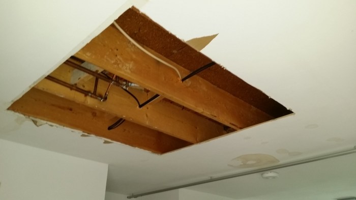 Het gat in het plafond is nu vierkant