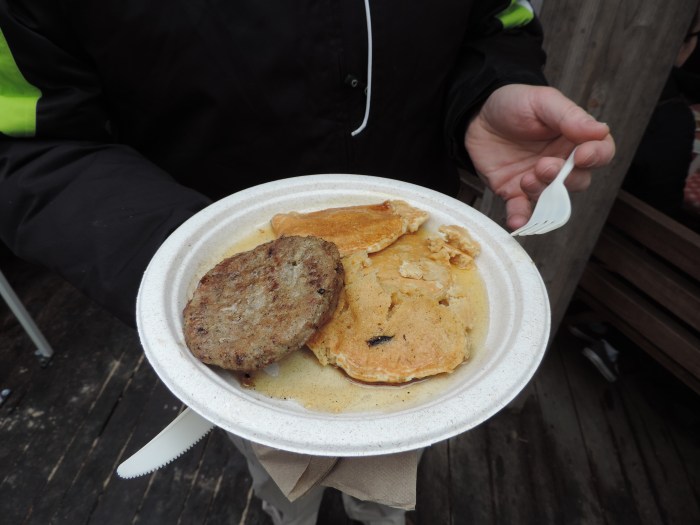 Uiteraard met een hamburger (?!) en met maple syrup