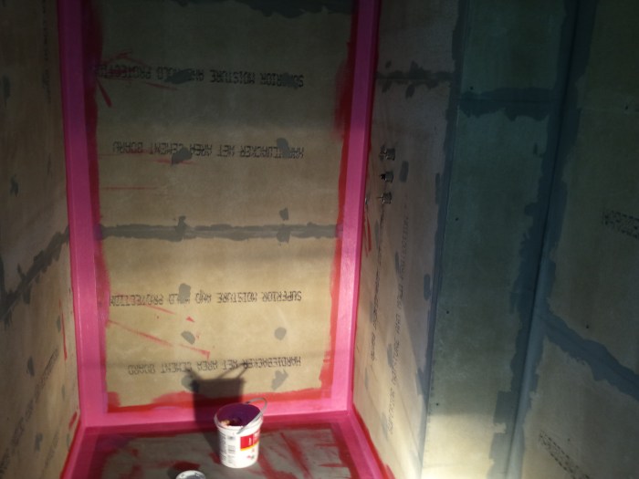 De naden waterdicht maken met Redgard