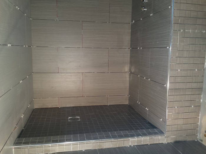 En ook de kopse kant van de koof met mozaiektegeltjes