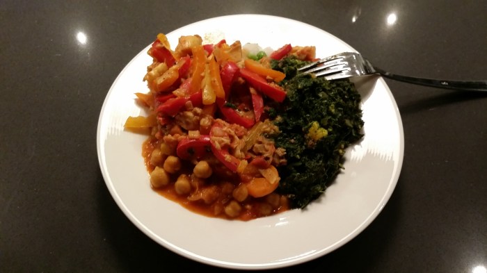 Zelfgemaakt Indiaas eten. Heerlijk! Dat is ook deel van de voorbereiding, natuurlijk!