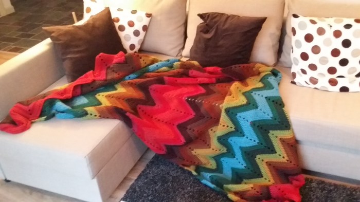 Die past mooi op de bank in de family room (tuinkamer)