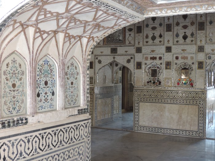 Mooi detail: het spiegelpaleis (eigenlijk een verwarmings- en verlichtingssysteem) 