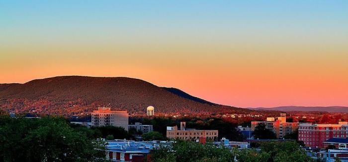 Mount Nittany gezien vanuit State College