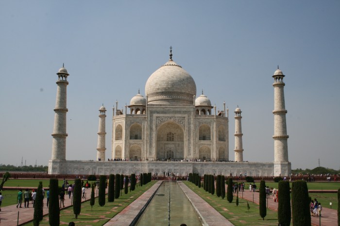 De typische Taj Mahal-foto: recht van voren om de symmetrie recht te doen