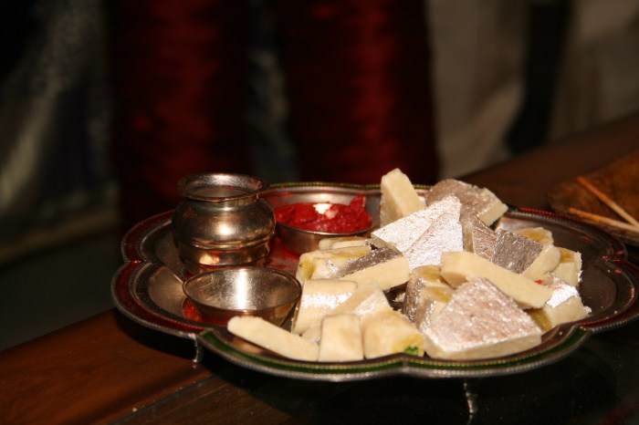 Traditie! Zoetigheden, en ingredienten voor de bindi