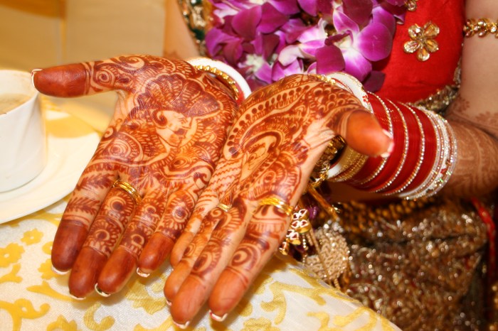 Ter vergelijking: de henna van de bruid!