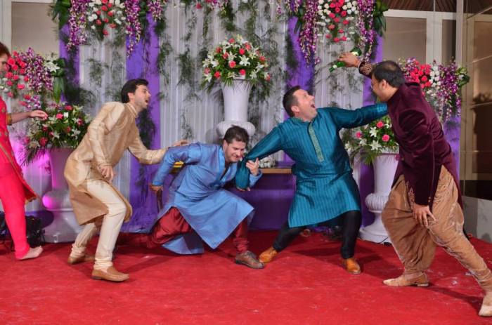 Tijdens het stuk van de jongens... 