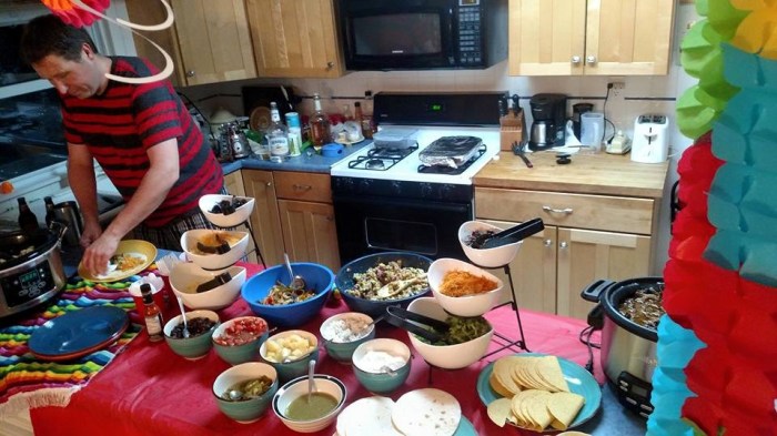 Het nogal uitgebreide taco-buffet