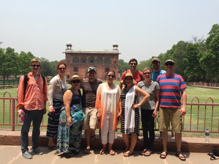 Groepsfoto voor het Red Fort