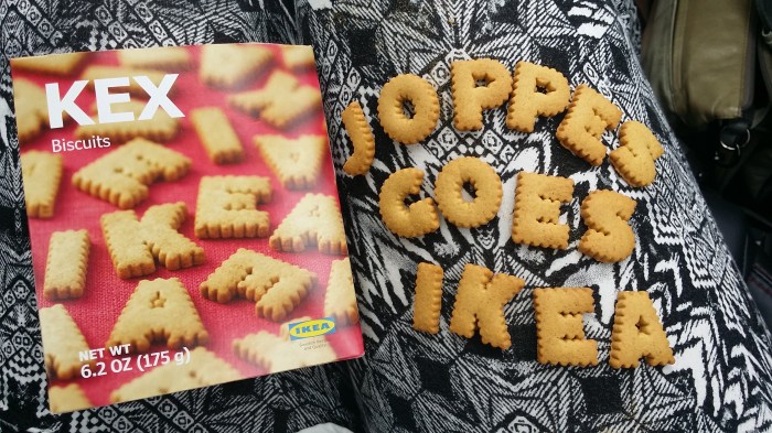 We gaan naar huis via de IKEA, met IKEA letterkoekjes voor onderweg!