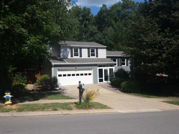 We wonen nu in 'het grijze huis'