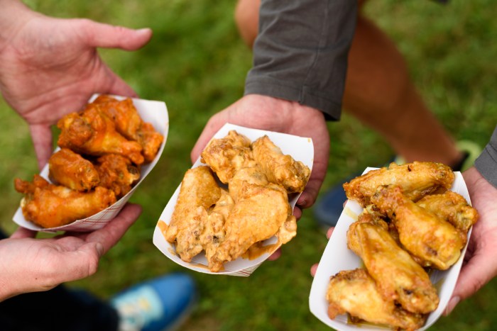 En hier ging het om: Kippenvleugels!