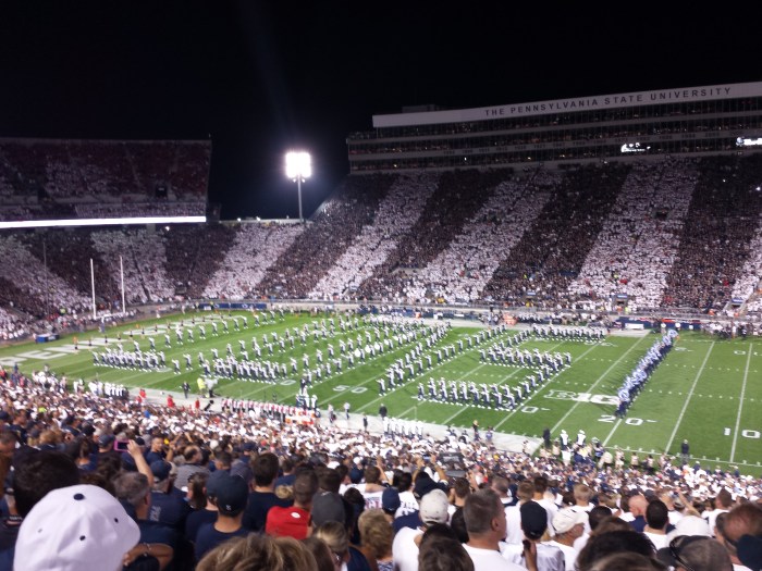 De Blue Band aan het begin van de wedstrijd