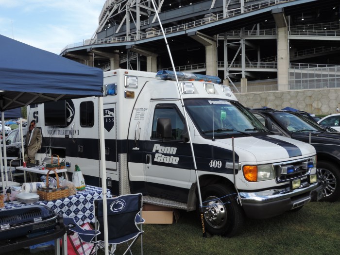 De tailgate van het bedrijf New Pig met custom ambulance