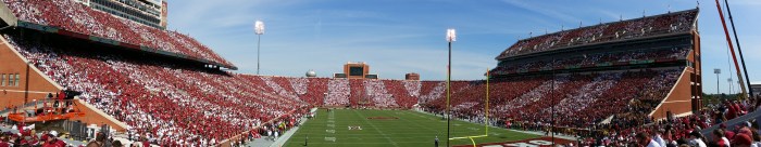 De wedstrijd was ook nog eens een stripe out! Wij zaten in een wit vak.