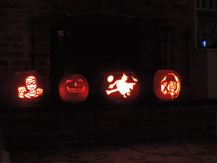 De pompoenen van Anna, Michiel, mij en Peter (van links naar rechts)