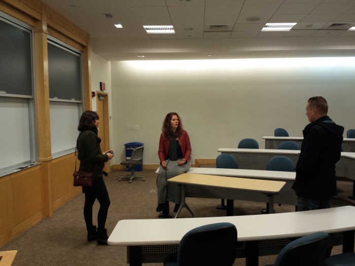 "En zo ziet onze collegezaal er uit..."