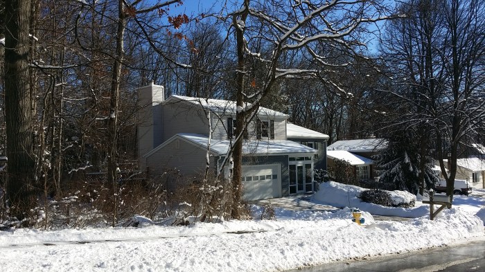 Ons huis in de sneeuw - in de stralende zon!