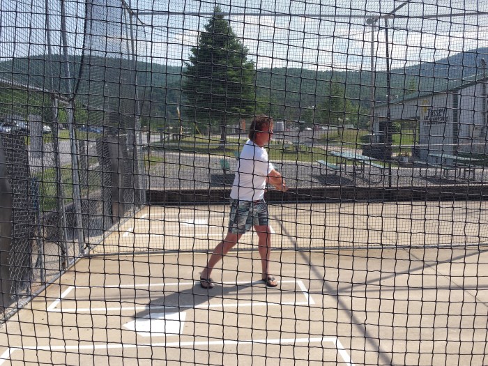 Klaas in de batting cages op Tussey Mountain