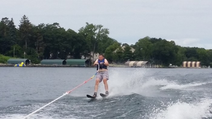 Michiel aan het waterskieen!