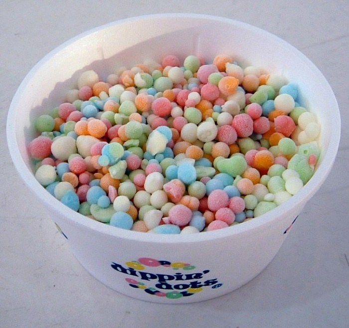 Dippin' Dots. Een soort hagel van roomijs
